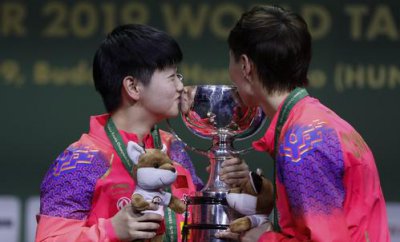 王曼昱跟谁关系好 孙颖莎和王曼昱两人的乒乓故事