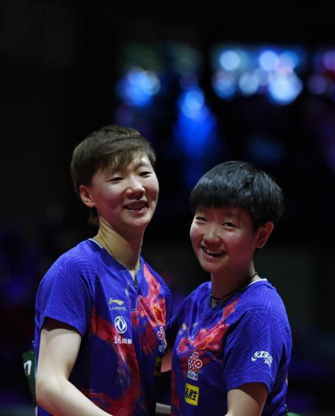 王曼昱跟谁关系好