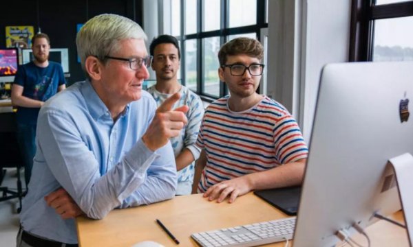 苹果笔记本电脑能玩英雄联盟游戏吗