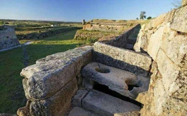 冲水马桶谁发明的