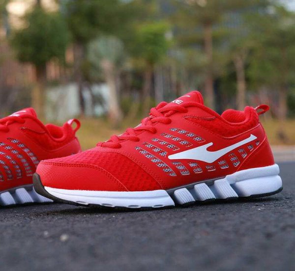 鸿星尔克是什么档次的品牌