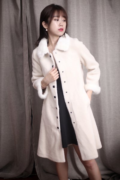 羊毛大衣起静电是不是假货