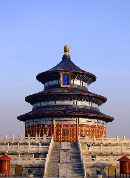 天安城门的屋顶采用什么