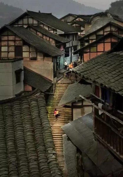 天安城门的屋顶采用什么