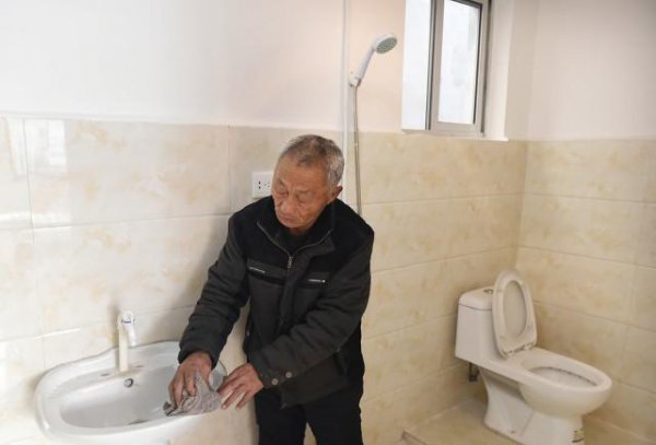 农村厕所改造一户给多少钱