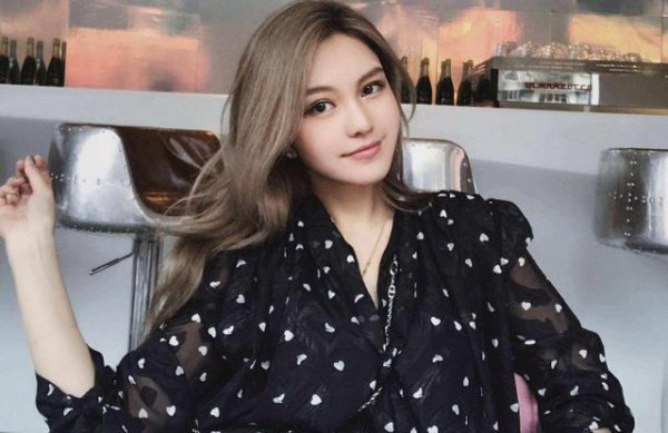 周扬青的家世怎么样