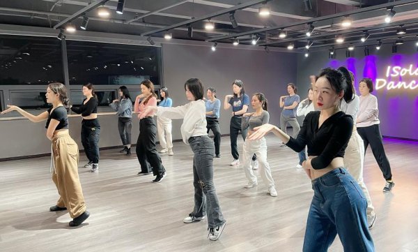 爵士和街舞有什么不同