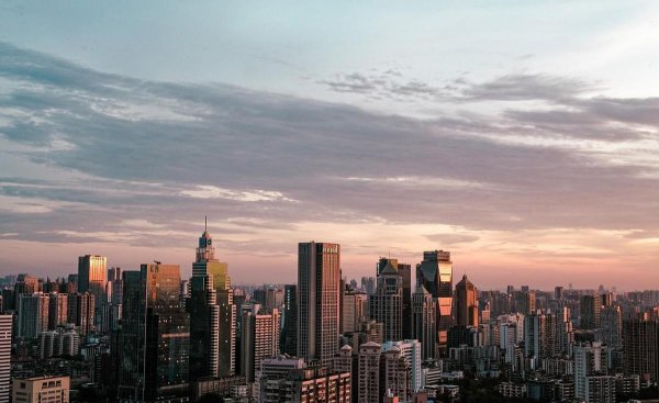 水瓶男和什么星座最配