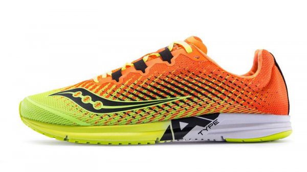 体育中考穿什么鞋更好