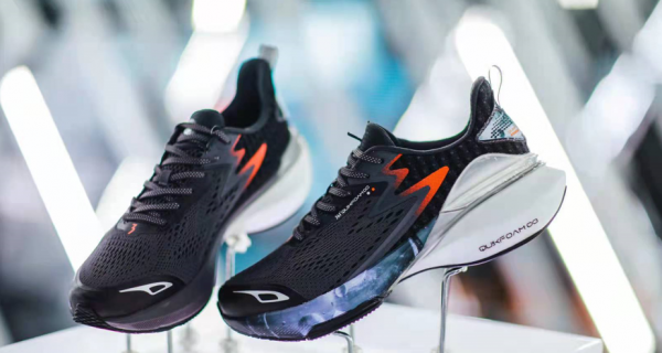 什么运动鞋好看又舒适