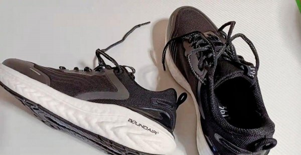 什么运动鞋好看又舒适