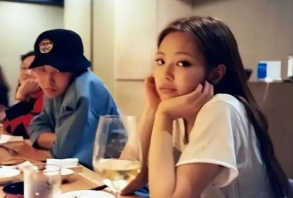 权志龙和jennie真的在一起了吗