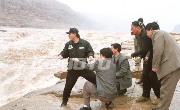 柯受良飞越黄河多少米