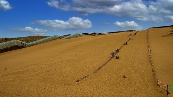 中国撒哈拉沙漠在什么地方