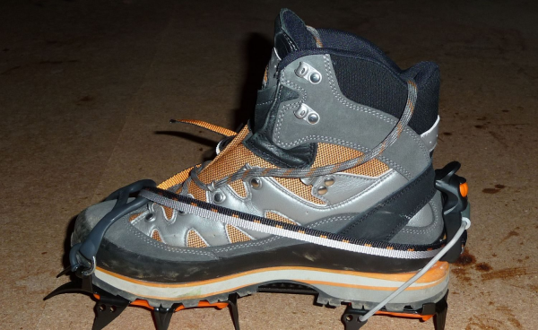 爬珠穆朗玛峰需要多少钱