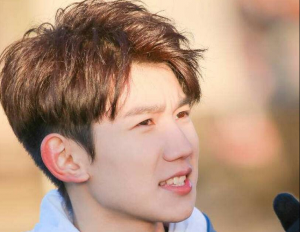 右耳朵发热的民间说法