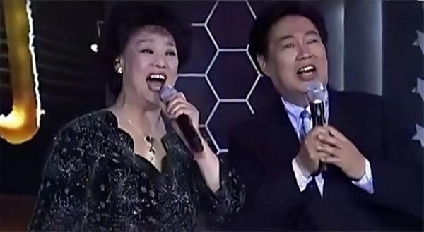 歌唱家邓玉华资料简介