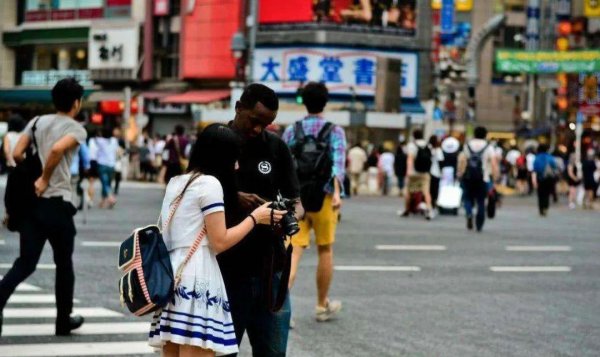 中国有多少外国人定居