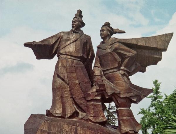 都江堰是哪个朝代修建的