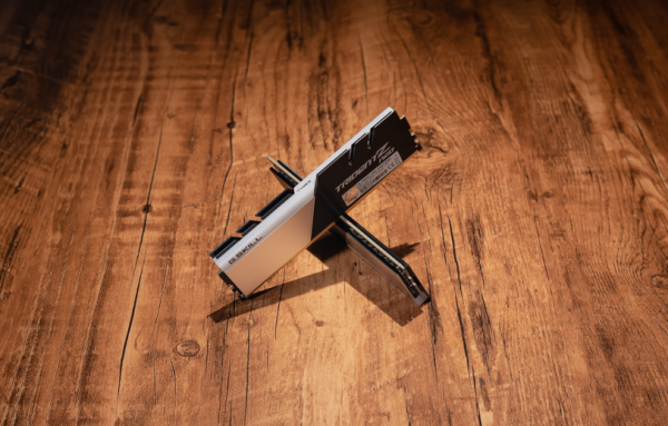 电脑内存插槽13和24区别