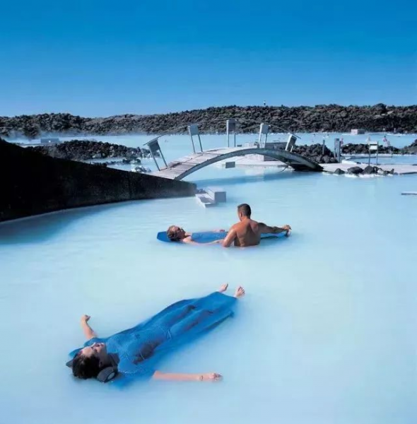 冰岛位于什么和什么板块交界处