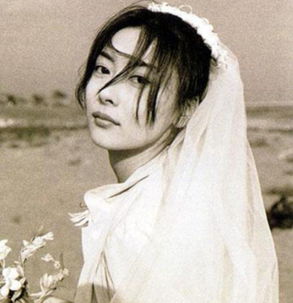 中山忍个人资料照片及简历