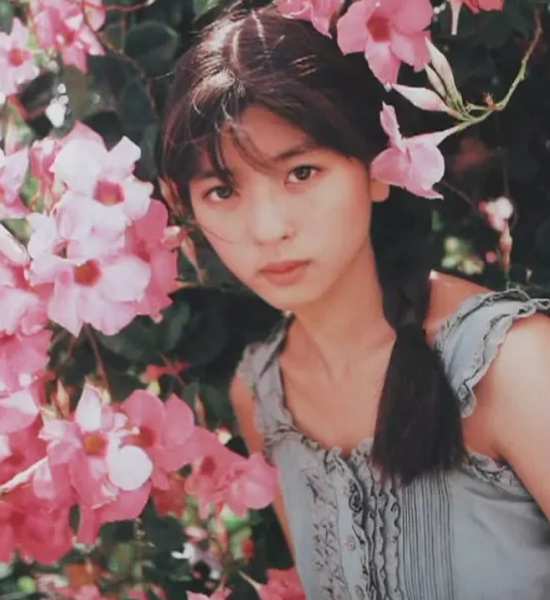 中山忍个人资料照片及简历