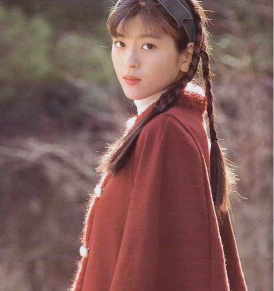 中山忍个人资料照片及简历