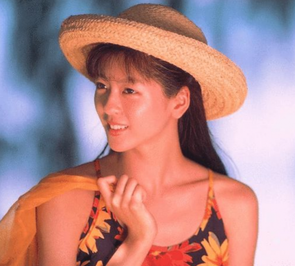 中山忍个人资料照片及简历