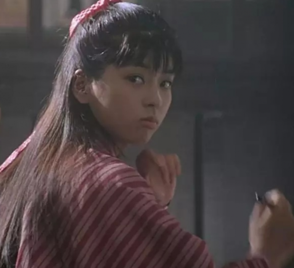 中山忍个人资料照片及简历