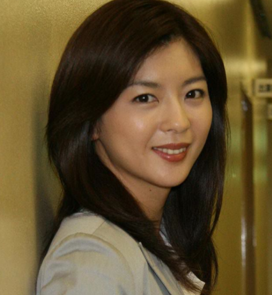 中山忍个人资料照片及简历