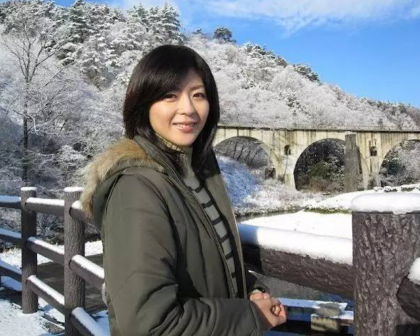 中山忍个人资料照片及简历