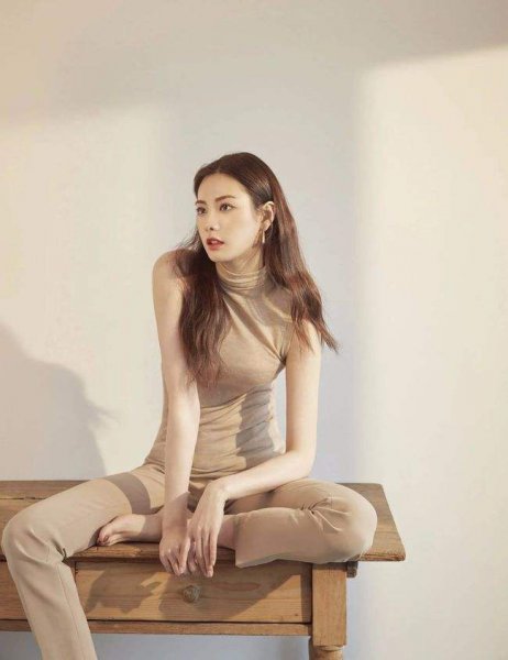 模特林珍娜的个人简历