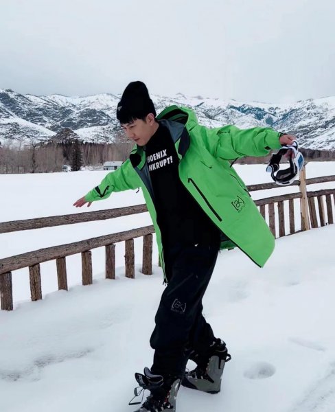 演员何明翰个人资料简介