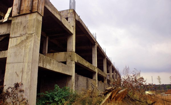 为什么房子都是封顶烂尾