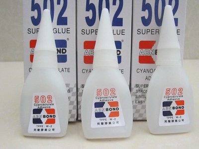 手上有胶水怎么快速洗掉 502胶水弄到手上快速去除窍门