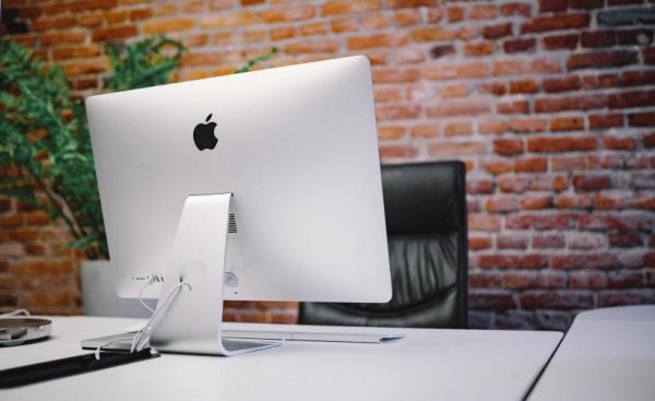 电脑运行时夹杂着滋滋的声音