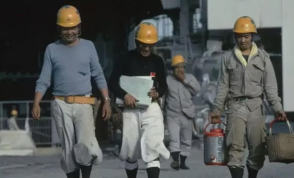 日本人口是多少亿