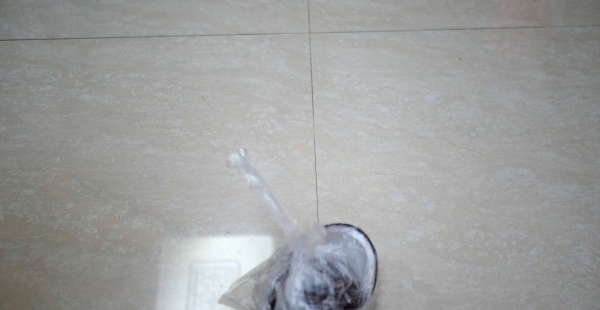 老椰子肉怎么弄出来