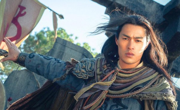 混元霹雳手成昆介绍