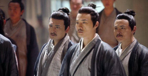 混元霹雳手成昆介绍