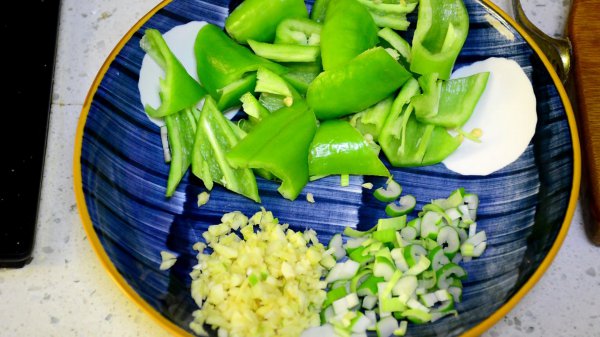 地三鲜是什么菜组成的