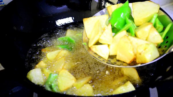 地三鲜是什么菜组成的