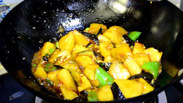 地三鲜是什么菜组成的