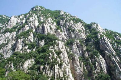 位于河南境内的嵩山多高 河南嵩山拥有四个世界级IP