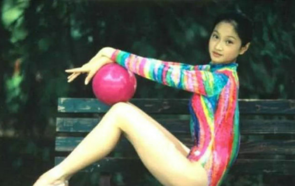 沈佳妮的第一任老公叫什么名字