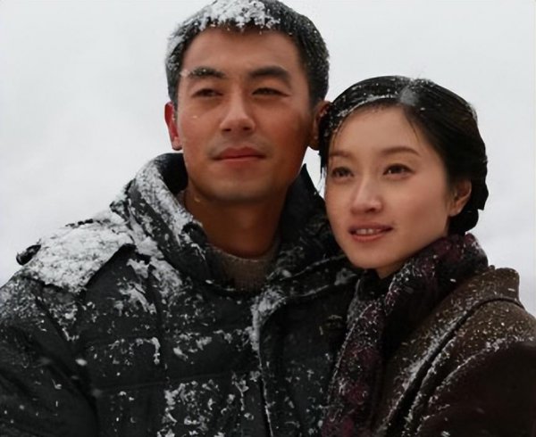 沈佳妮的第一任老公叫什么名字