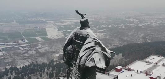 秦始皇和刘邦差多少岁