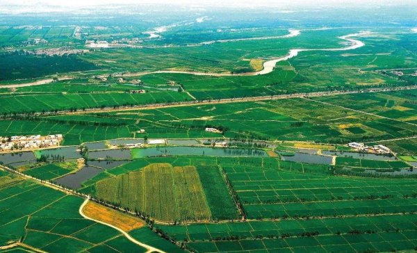 秦始皇和刘邦差多少岁