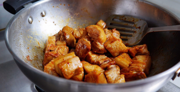 红烧肉焯水用冷水还是热水